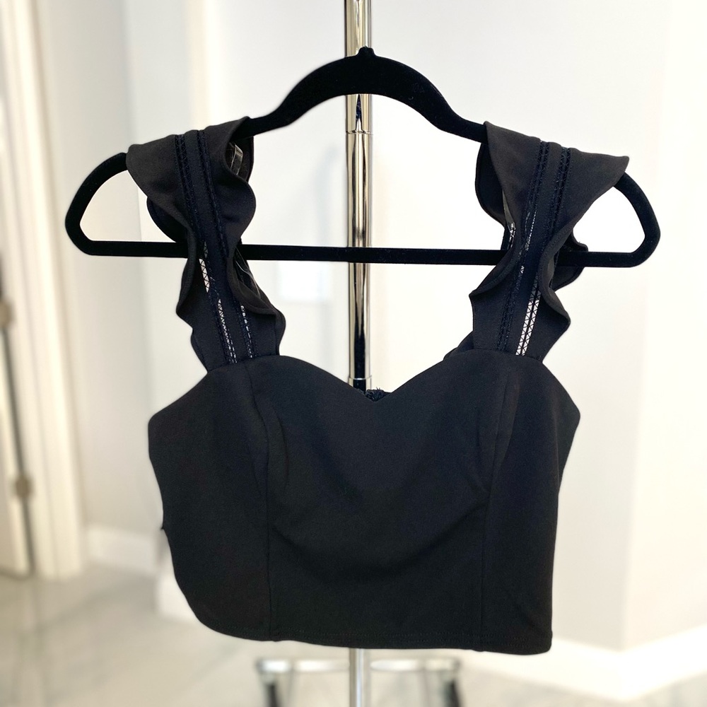 Black Crop top sleeveless with ruffle detail size small NWT - Picture 3 of 15